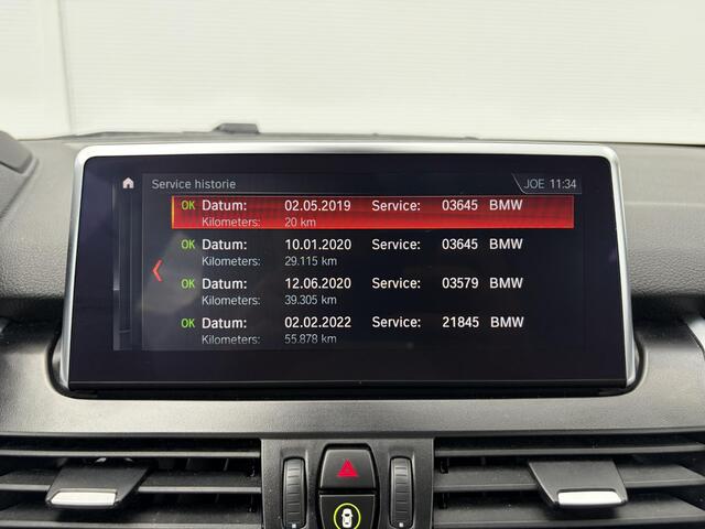 BMW 2-SERIE Active Tourer 218i High Executive / Trekhaak ( 1300 kg ) / Parking Pack / Panorama dak /