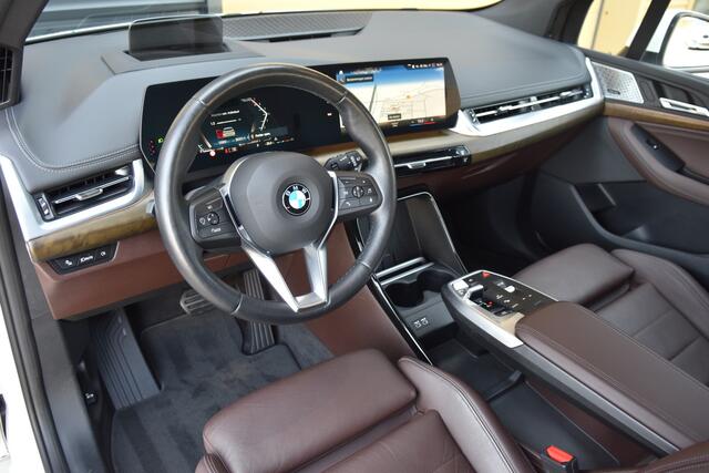 BMW 2-SERIE Active Tourer 220i * Panoramadak * Sportstoel * Stoelmemory * Trekhaak *