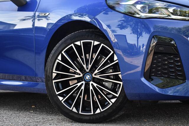 BMW 2-SERIE Active Tourer 230e xDrive Pano Trekhaak Head Up Elc Stoelen Came