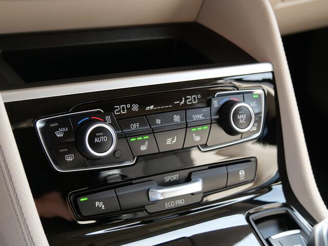 BMW 2-SERIE Active Tourer 220i Automaat High Executive | HUD | CAMERA | CRUISE CONTROL |