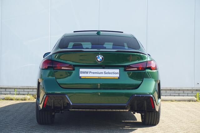 BMW 2-SERIE Gran Coupé 220 | M Sportpakket Pro | Panoramadak | Harman Kardon | Stuurwielrand verwarmd | Trekhaak