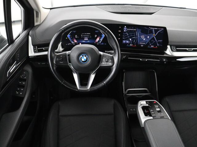 BMW 2-SERIE 225 e xDrive Luxury Line | SOH 91,6% | Leder | Carplay | Navigatie | Sfeerverlichting | Cruise control | Climate control | Camera | Park assist |