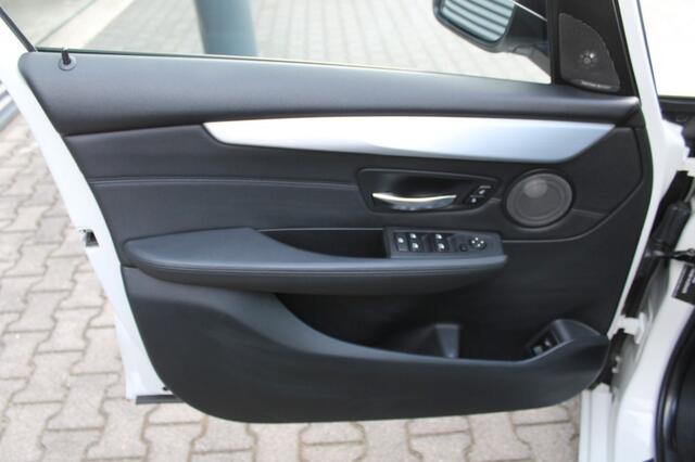 BMW 2-SERIE ACTIVE TOUR. 218 Active Tourer High Executive AUTOMAAT