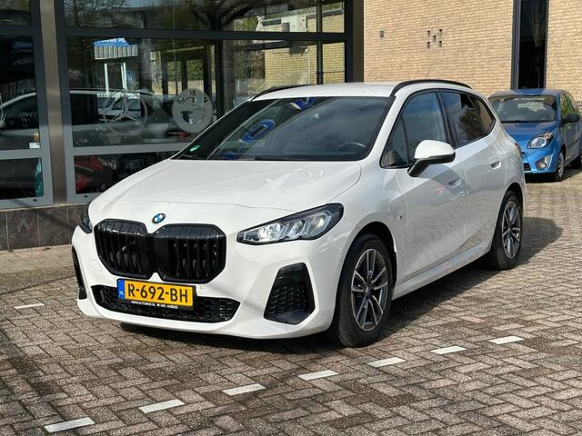 BMW 2-SERIE ACTIVE TOUR. 220I Active Tourer Navi Camera Cruise NAP-Autopas