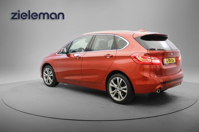 BMW 2-SERIE ACTIVE TOUR. 218i Executive Edition - Carplay, Camera, Half Leer, Headup Display