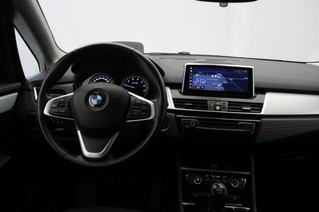 BMW 2-SERIE ACTIVE TOUR. 218i Executive Edition - Carplay, Camera, Half Leer, Headup Display