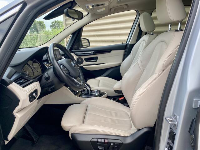 BMW 2-SERIE GRAN TOURER 220i High Executive 7 Pers [ panodak,leer, Apple carplay,lmv,pdc,hud ]