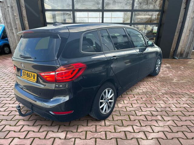 BMW 2-SERIE GRAN TOURER 218i Corporate Lease High Executive | LED | Trekhaak | Leder | Camera | HUD | Stoelverwarming | Elek. klep | Navi | All-seasons |