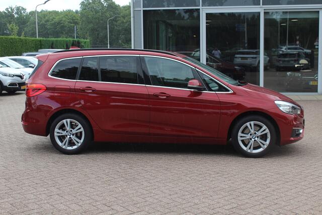 BMW 2-SERIE GRAN TOURER 218i 7p. Executive / Trekhaak / Leder / Navigatie / Keyless entry / Parkeerhulp V+A / Cruise Control