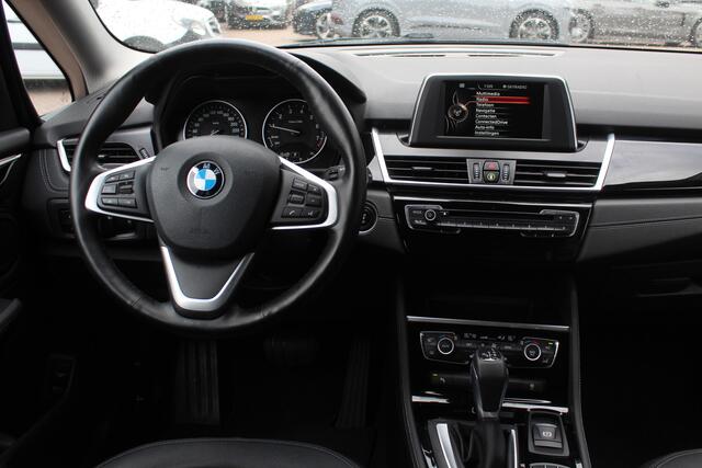 BMW 2-SERIE GRAN TOURER 218i 7p. Executive / Trekhaak / Leder / Navigatie / Keyless entry / Parkeerhulp V+A / Cruise Control