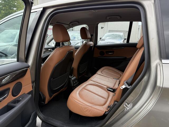 BMW 2-SERIE GRAN TOURER 216i Luxury Line Navigatie Leder Org. Nederlands