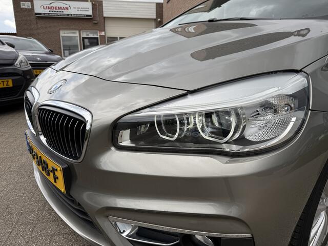 BMW 2-SERIE GRAN TOURER 216i Luxury Line Navigatie Leder Org. Nederlands