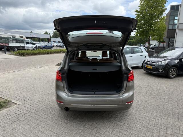 BMW 2-SERIE GRAN TOURER 216i Luxury Line Navigatie Leder Org. Nederlands