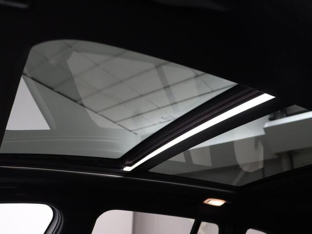 BMW 2-SERIE GRAN TOURER 218i M Sport 7-persoons | Panoramadak | Leder | Stoelverwarming | Trekhaak | Camera | Full LED | Sportstoelen | Navigatie | Park Assist
