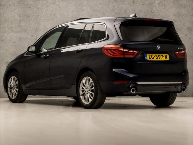 BMW 2-SERIE GRAN TOURER 220i Executive Sportline 192Pk Automaat (PANORAMADAK, GROOT NAVI, HEAD-UP DISPLAY, LEDEREN SPORTSTOELEN, GETINT GLAS, SFEERVERLICHTING, LED KOPLAMPEN, ELEK ACHTERKLEP, NIEUWSTAAT)