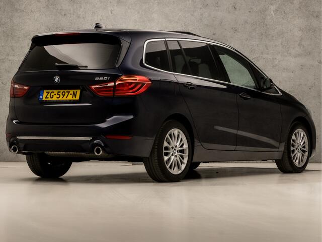 BMW 2-SERIE GRAN TOURER 220i Executive Sportline 192Pk Automaat (PANORAMADAK, GROOT NAVI, HEAD-UP DISPLAY, LEDEREN SPORTSTOELEN, GETINT GLAS, SFEERVERLICHTING, LED KOPLAMPEN, ELEK ACHTERKLEP, NIEUWSTAAT)