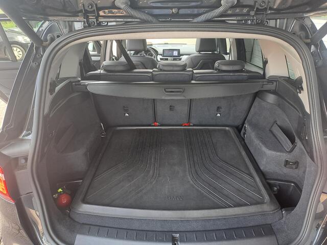 BMW 2-SERIE GRAN TOURER 220i 7-Persoons High Executive, Luxery-line, Panoramadak, Led, Leder, Mermory, ACC,
