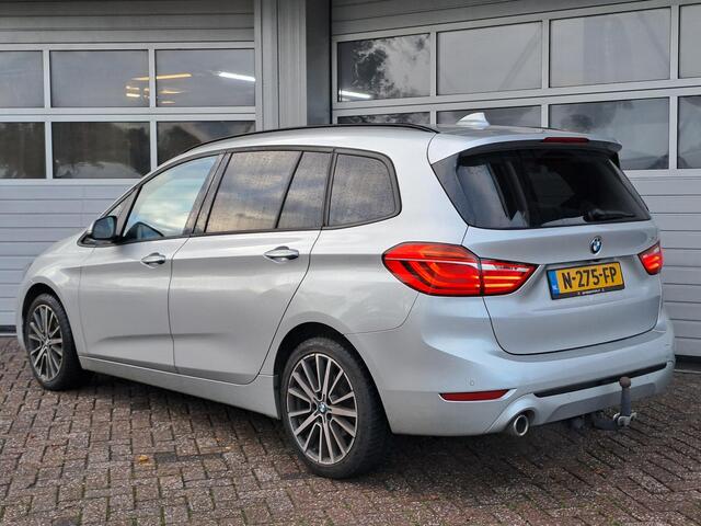 BMW 2-SERIE GRAN TOURER 218i, 7-Persoons, Sportline, Trekhaak, Head Up, Navigatie,