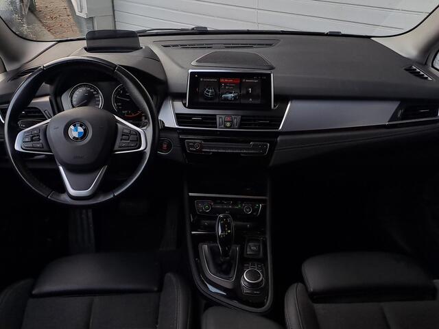 BMW 2-SERIE GRAN TOURER 218i, 7-Persoons, Sportline, Trekhaak, Head Up, Navigatie,