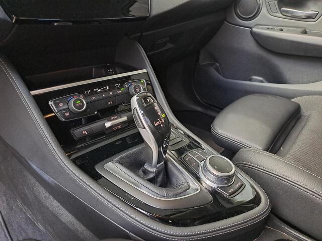 BMW 2-SERIE GRAN TOURER 218i, 7-Persoons, Sportline, Trekhaak, Head Up, Navigatie,
