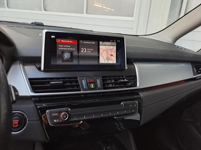 BMW 2-SERIE GRAN TOURER 218i, 7-Persoons, Sportline, Trekhaak, Head Up, Navigatie,