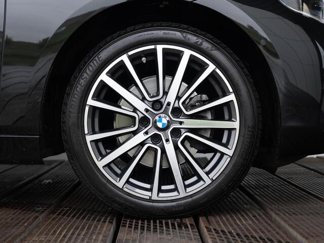 BMW 2-SERIE GRAN TOURER 218i | High Executive | Parking Pack | Panoramadak | Stoelverwarming | Head-Up Display | Laserlicht | 18''