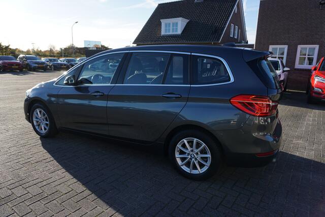 BMW 2-SERIE GRAN TOURER 216D ESSENITAL ORIGINEEL NEDERLANDS PANORAMADAK NAVIGATIE ECC AIRCO CRUISECONTROL PARKEERSENSOREN BLUETOOTH 16INCH LMV 4X ELECTR.RAMEN-SPIEGELS