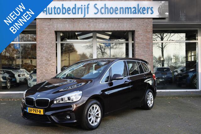 BMW 2-SERIE GRAN TOURER 216i Centennial Executive 7p. DEALEROND. TREKHAAK NAVI CRUISE PDC CLIMA LMV NAP ELEK.ACHTERKLEP ENZ!