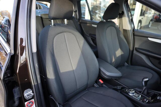 BMW 2-SERIE GRAN TOURER 216i Centennial Executive 7p. DEALEROND. TREKHAAK NAVI CRUISE PDC CLIMA LMV NAP ELEK.ACHTERKLEP ENZ!