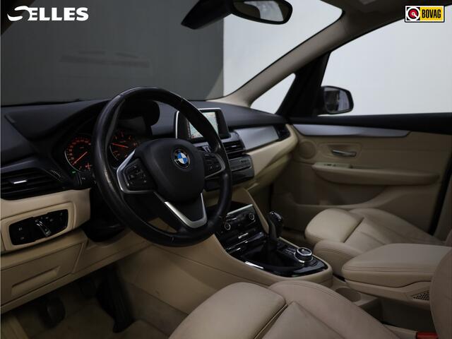 BMW 2-SERIE GRAN TOURER 216d Centennial High Executive | Trekhaak | Panoramadak | Lederen Bekleding