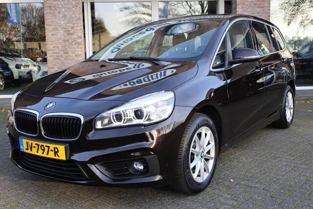 BMW 2-SERIE GRAN TOURER 216i Centennial Executive 7p. DEALEROND. TREKHAAK NAVI CRUISE PDC CLIMA LMV NAP ELEK.ACHTERKLEP ENZ!