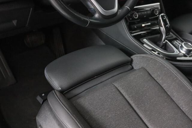 BMW 2-SERIE GRAN TOURER 218i Sportline 7-Persoons Trekhaak, Head Up, Navigatie, Dealer onderhouden!