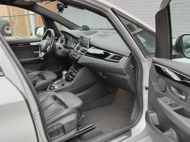 BMW 2-SERIE GRAN TOURER 218i AUT-7 7-Pers. Leer Camera Navi Sport-Line Ecc Head-Up Display Stoelverwarming Pdc High Executive Lmv Bluetooth Elek.Achterklep Led Export - Handel Origineel Nederlandse Auto