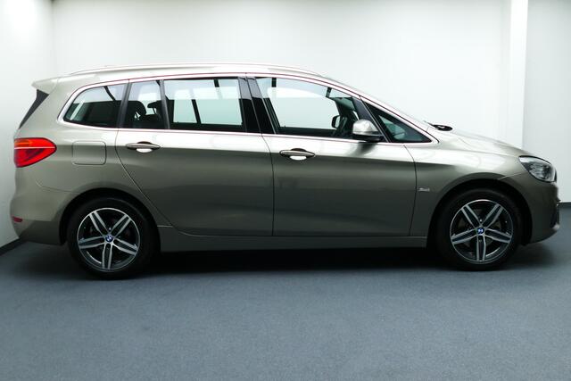 BMW 2-SERIE GRAN TOURER 218i Centennial Executive. Navi, Clima, Cruise, PDC V+A, Led Koplampen, 17"LMV, Haak 1500kg