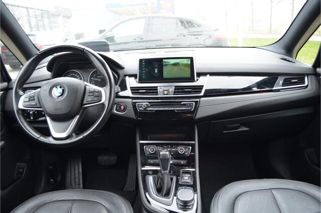BMW 2-SERIE GRAN TOURER 218i 7persoons Leer \ Stoelverw | Head Up | Camera | Navigatie | Led Koplampen |