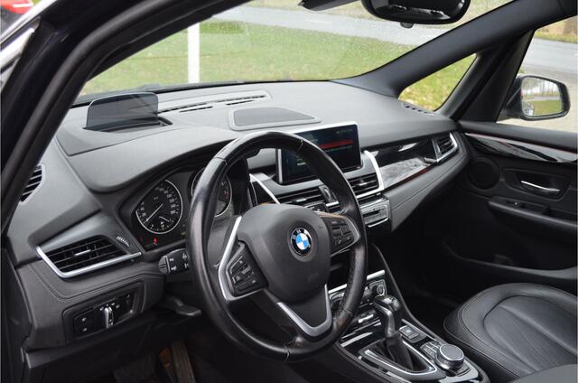 BMW 2-SERIE GRAN TOURER 218i 7persoons Leer \ Stoelverw | Head Up | Camera | Navigatie | Led Koplampen |