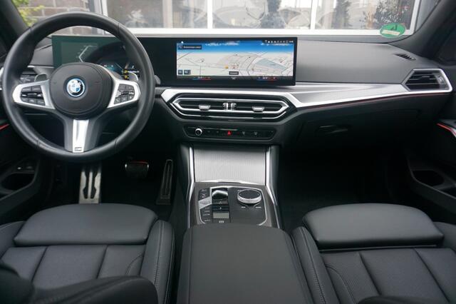 BMW 3-SERIE TOURING 330E LCI XDRIVE M-SPORT - LEDER - PANO - AMBIENTE