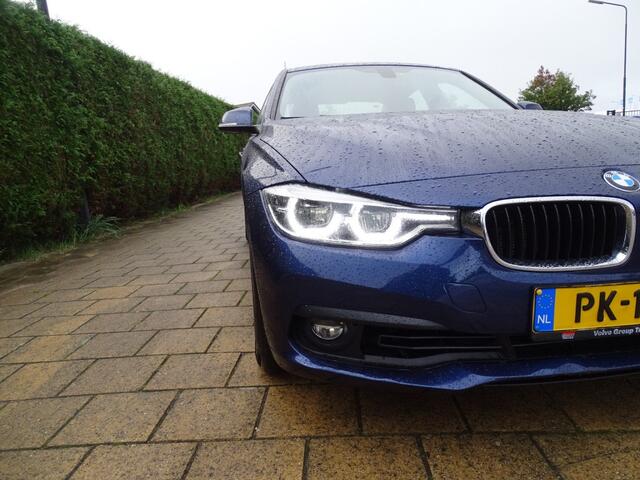 BMW 3-SERIE 318I EXECUTIVE-Automaat-Navi-Media-Pdc-Blth-Cruise-Clima