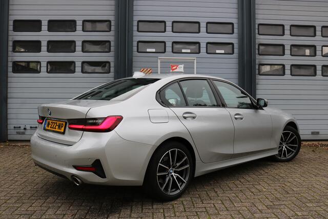 BMW 3-SERIE 318i Exe Edition Autom Xenon G-navi leder Sportzetels Bj:2021