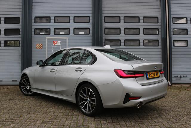 BMW 3-SERIE 318i Exe Edition Autom Xenon G-navi leder Sportzetels Bj:2021