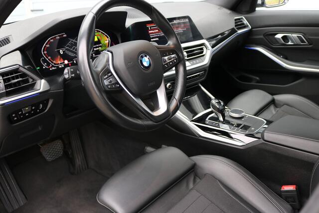 BMW 3-SERIE 318i Exe Edition Autom Xenon G-navi leder Sportzetels Bj:2021