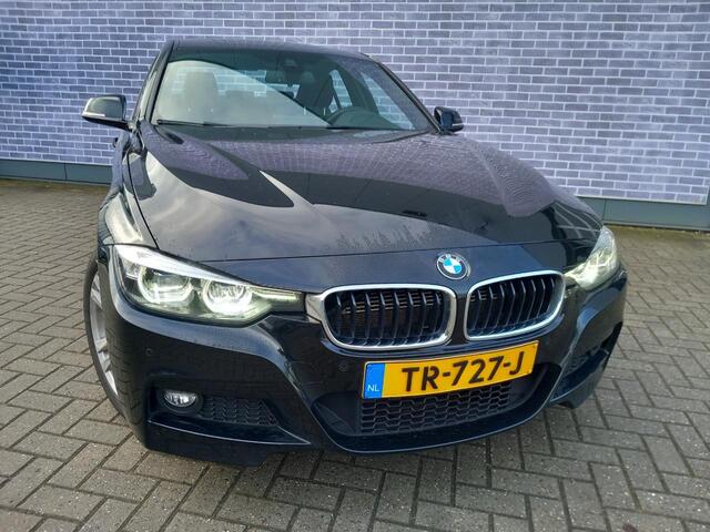 BMW 3-SERIE 330e Edition M Sport Shadow Executive | Navi | Stoelverwarming | Climate Control | Leder | Parkeersensoren | Apple CarPlay & Android Auto |