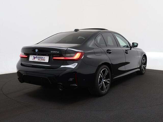 BMW 3-SERIE 330e M-Sport 292PK | Panoramadak | Adaptieve LED | Camera | Adapt. Cruise | HIFI 07-2024 7.363 KM