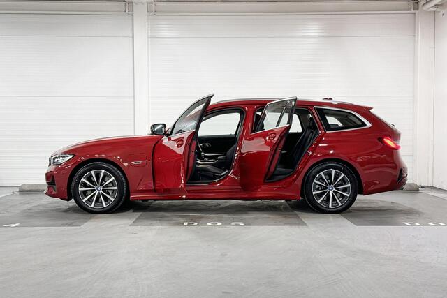 BMW 3-SERIE Touring 330e