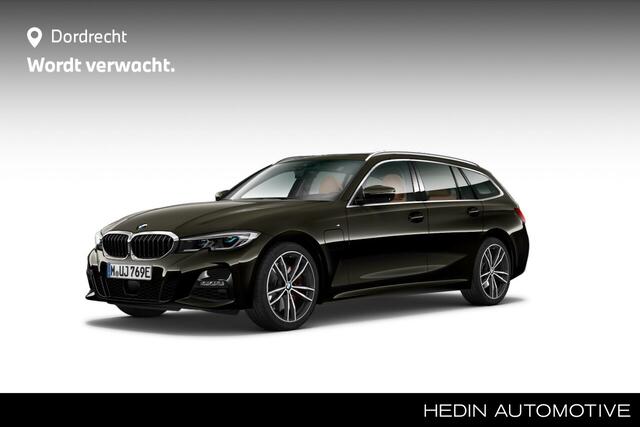 BMW 3-SERIE Touring 330e Individual M-Sport | 19" | Panorama | Harman Kardon | CoPilot | Head-Up | Lederen Dashboard