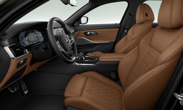 BMW 3-SERIE Touring 330e Individual M-Sport | 19" | Panorama | Harman Kardon | CoPilot | Head-Up | Lederen Dashboard