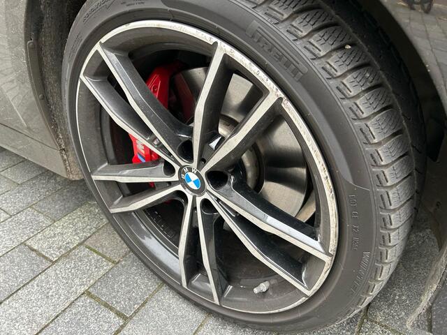 BMW 3-SERIE Touring 330e Individual M-Sport | 19" | Panorama | Harman Kardon | CoPilot | Head-Up | Lederen Dashboard