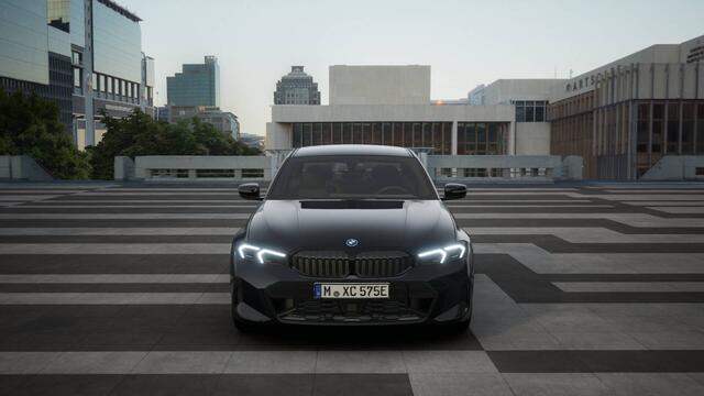 BMW 3-SERIE 330e M Sport Automaat / Sportstoelen / Active Cruise Control / Comfort Access / Parking Assistant / Stoelverwarming