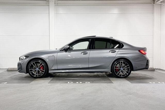 BMW 3-SERIE Sedan 320e | M-Sport Pro | Travel Pack | Entertainment Pack | Hifi System | Schuif-/kantekdak