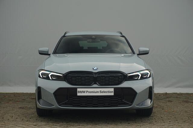 BMW 3-SERIE Touring 330e M Sportpakket Pro 19'' / Adaptief onderstel / Comfort Acces / HiFi System
